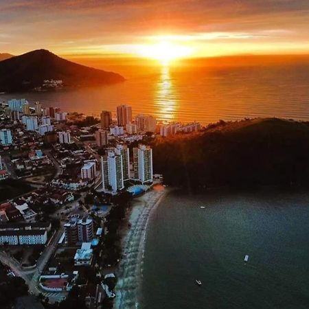 Apartamento Dona Frida Prainha Com Wifi Pe Na Areia Caraguatatuba Bagian luar foto